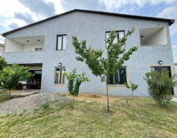 For sale 300 m² house