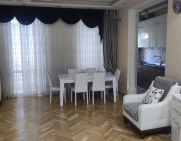ქირავდება 5 ოთახიანი ბინა