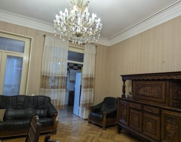 ქირავდება 2 ოთახიანი ბინა