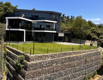 For sale 500 m² house
