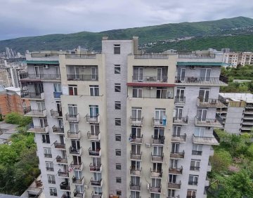 იყიდება 3 ოთახიანი ბინა