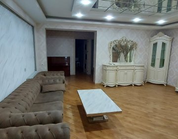 ქირავდება 4 ოთახიანი ბინა