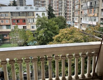 იყიდება 5 ოთახიანი ბინა