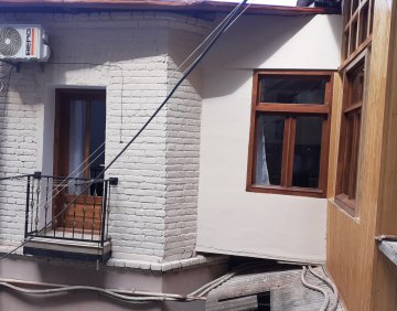 ქირავდება 2 ოთახიანი ბინა