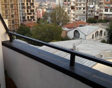 ქირავდება დღიურად 2 ოთახიანი ბინა
