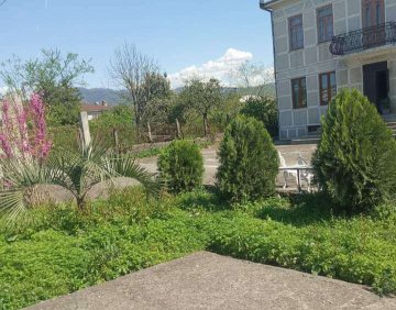 For rent 280 m² house