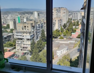 იყიდება 3 ოთახიანი ბინა