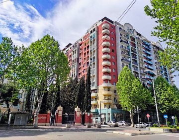 ქირავდება 3 ოთახიანი ბინა