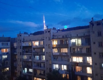 იყიდება 3 ოთახიანი ბინა