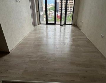 იყიდება 2 ოთახიანი ბინა