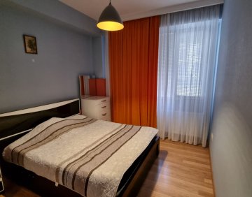 ქირავდება 2 ოთახიანი ბინა