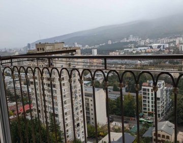 ქირავდება 3 ოთახიანი ბინა
