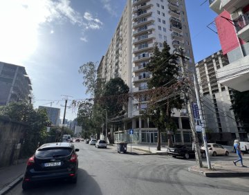 იყიდება 3 ოთახიანი ბინა
