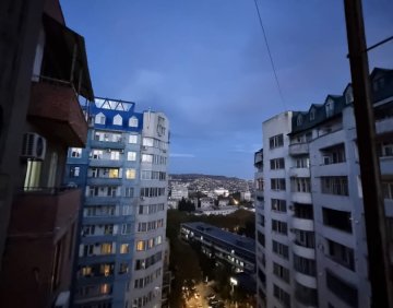 ქირავდება 5 ოთახიანი ბინა
