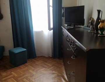 იყიდება 2 ოთახიანი ბინა