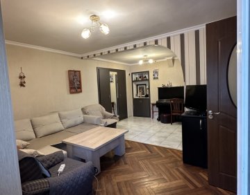 იყიდება 1 ოთახიანი ბინა