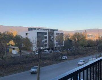 იყიდება 2 ოთახიანი ბინა