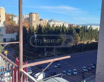 იყიდება 5 ოთახიანი ბინა