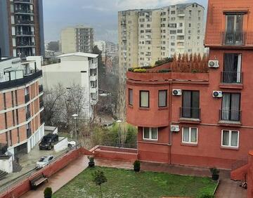 ქირავდება 2 ოთახიანი ბინა