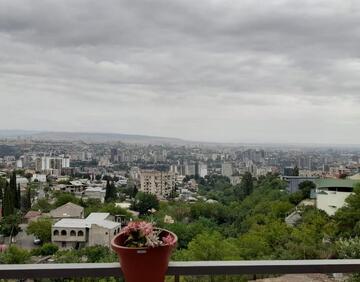 ქირავდება სტუდიოს ტიპის ბინა