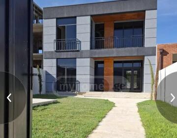 For sale 250 m² house