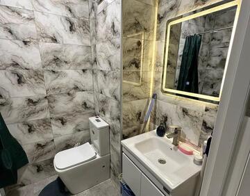 ქირავდება დღიურად 2 ოთახიანი ბინა