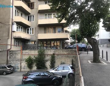 იყიდება 2 ოთახიანი ბინა