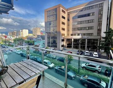 ქირავდება დღიურად 4 ოთახიანი ბინა
