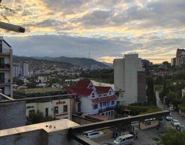 იყიდება 3 ოთახიანი ბინა