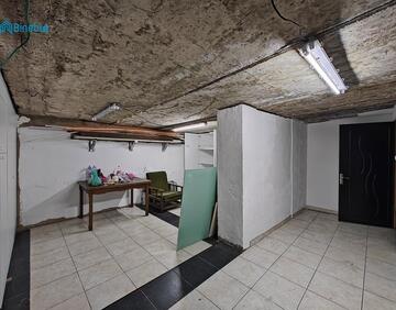 For sale 350 m² house