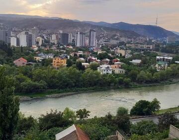 ქირავდება 2 ოთახიანი ბინა