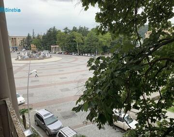 ქირავდება 5 ოთახიანი ბინა