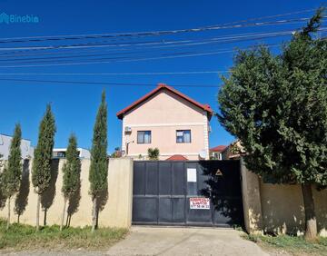 For sale 308 m² house