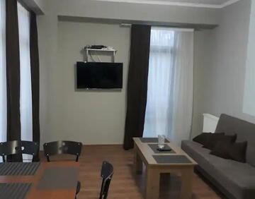 ქირავდება 2 ოთახიანი ბინა