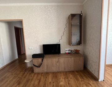 ქირავდება 3 ოთახიანი ბინა