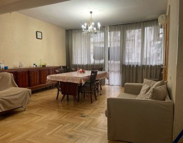 იყიდება სტუდიოს ტიპის ბინა