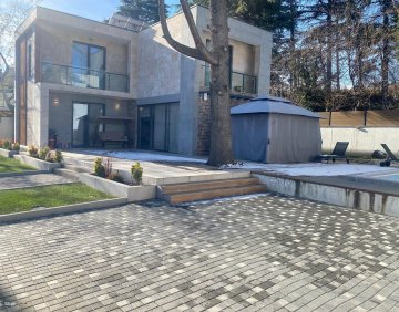 For rent 300 m² house