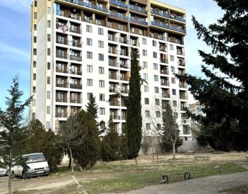 იყიდება 2 ოთახიანი ბინა
