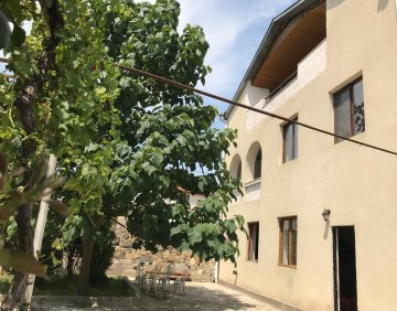 For rent 144 m² house