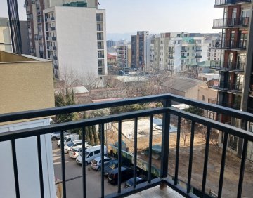 იყიდება 2 ოთახიანი ბინა