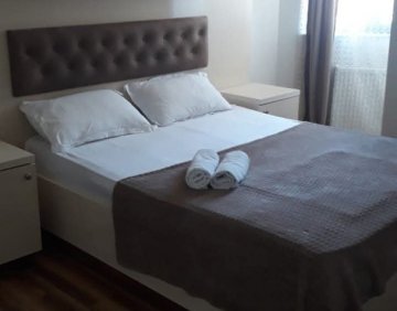 ქირავდება დღიურად 2 ოთახიანი ბინა