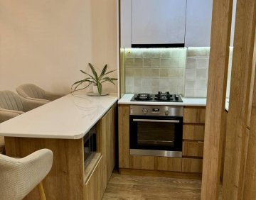 Продается 2 Комнатная квартира