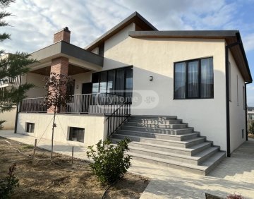 გირავდება სტუდიოს ტიპის ბინა