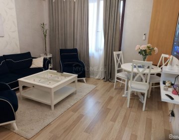 ქირავდება დღიურად 2 ოთახიანი ბინა