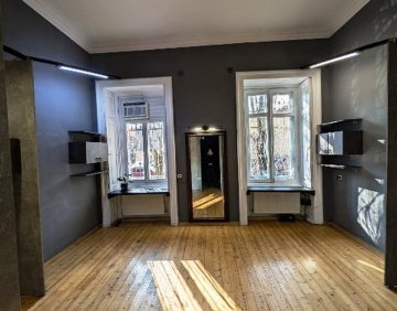 For rent 107 m² commercial premise