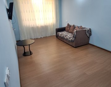 ქირავდება დღიურად 2 ოთახიანი ბინა