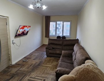 იყიდება 3 ოთახიანი ბინა