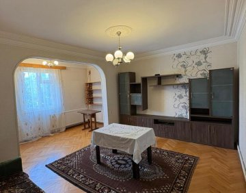 ქირავდება 2 ოთახიანი ბინა