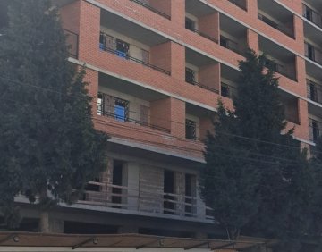 იყიდება 2 ოთახიანი ბინა