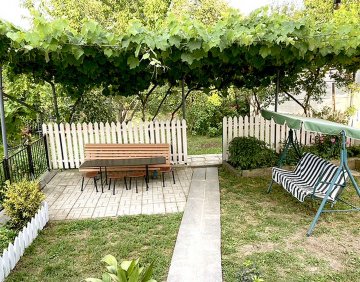 For rent 100 m² house